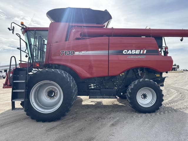 Image of Case IH 7130 equipment image 3