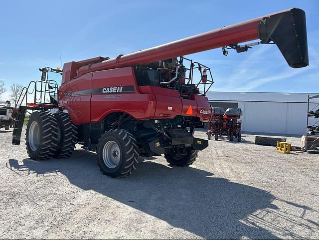 Image of Case IH 7230 equipment image 4