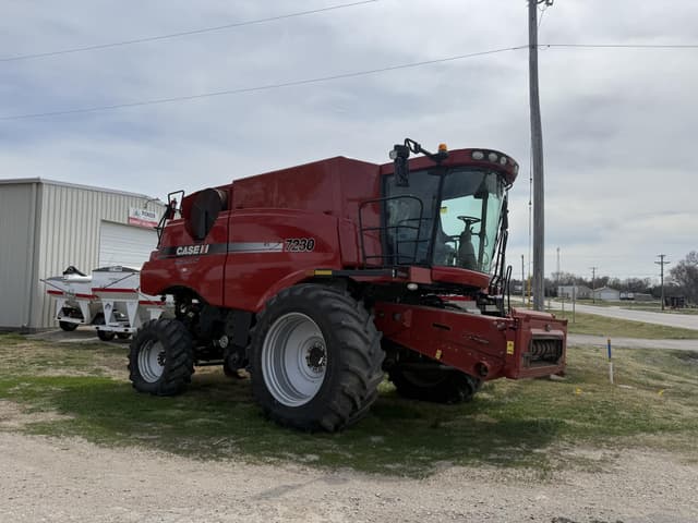 Image of Case IH 7230 equipment image 2