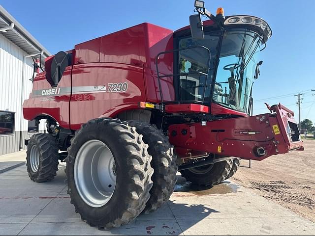 Image of Case IH 7230 equipment image 2