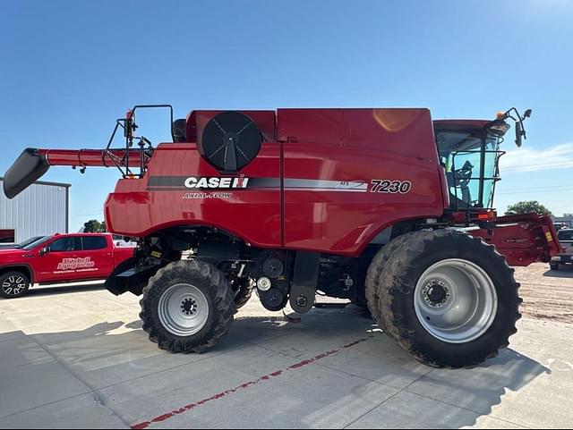 Image of Case IH 7230 equipment image 3