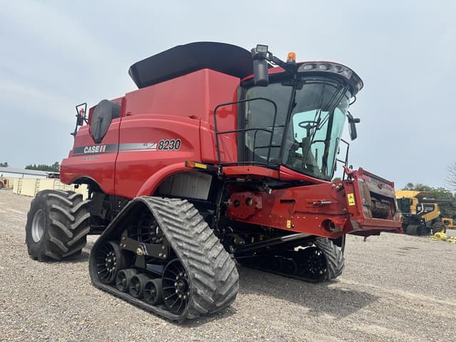 Image of Case IH 8230 equipment image 3