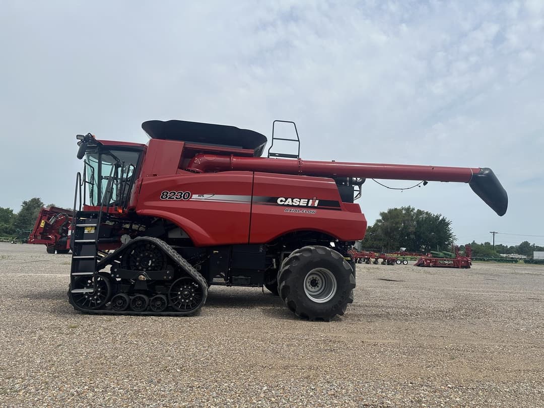 Image of Case IH 8230 Primary image