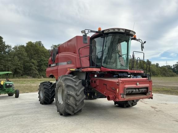 Image of Case IH 8230 equipment image 1