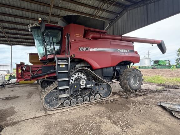 Image of Case IH 8230 Image 0