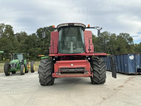 Image of Case IH 8230 equipment image 2