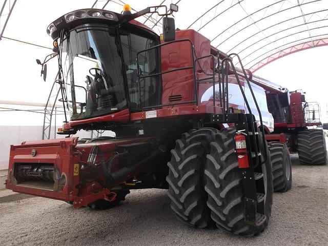 Image of Case IH 8230 equipment image 2