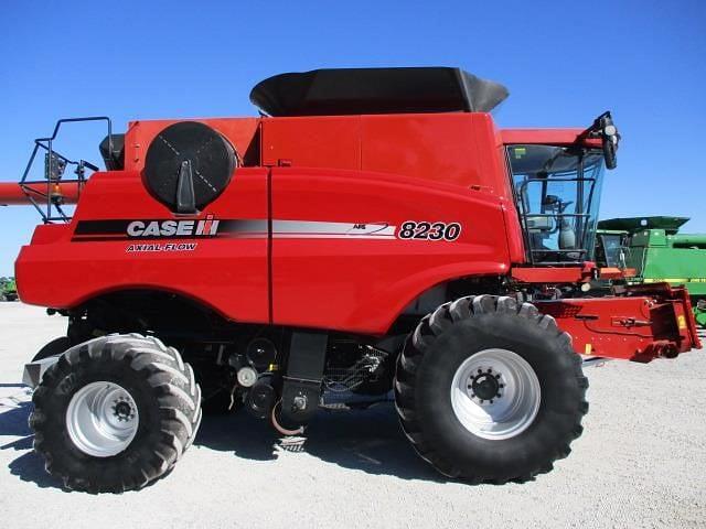 Image of Case IH 8230 equipment image 3