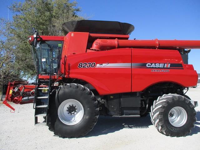 Image of Case IH 8230 equipment image 2