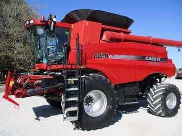 Main image Case IH 8230
