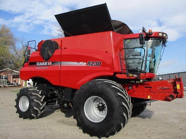 Image of Case IH 8230 equipment image 1