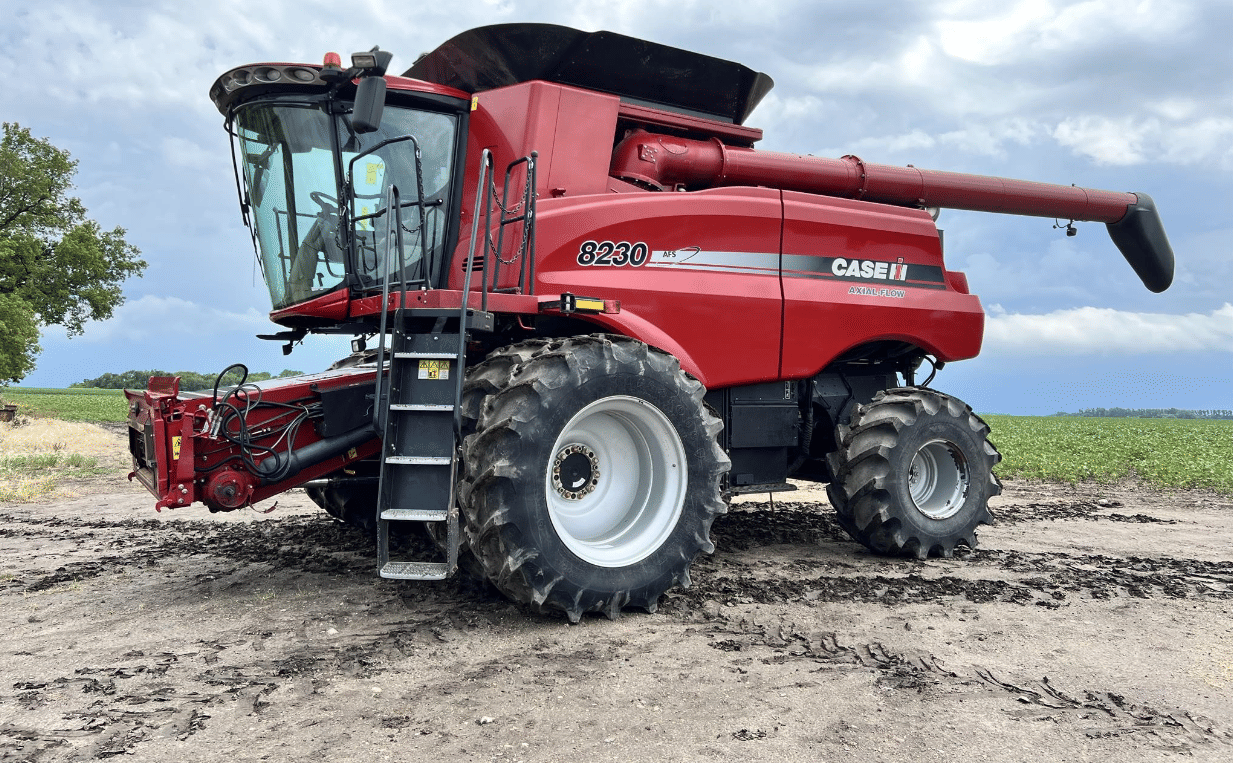 Main image Case IH 8230