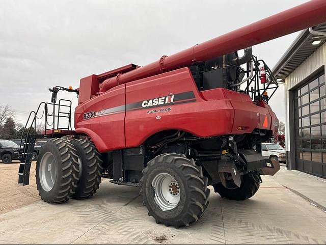 Image of Case IH 8230 equipment image 2