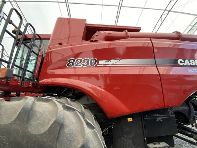 Image of Case IH 8230 equipment image 3