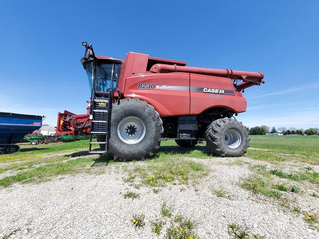 Image of Case IH 8230 Primary image