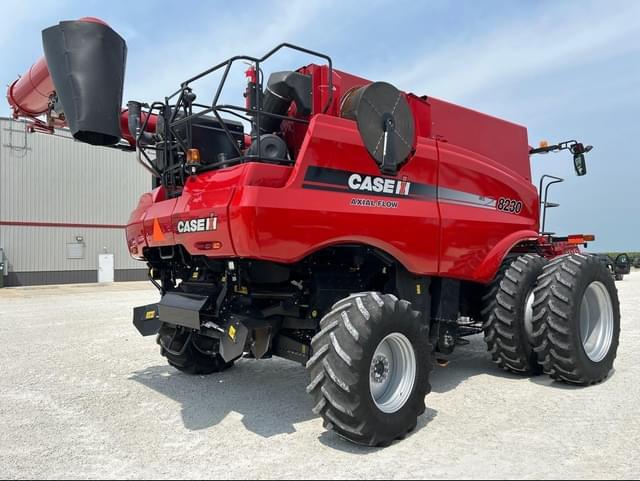 Image of Case IH 8230 equipment image 2
