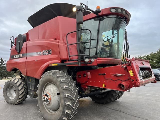 Image of Case IH 8230 equipment image 1