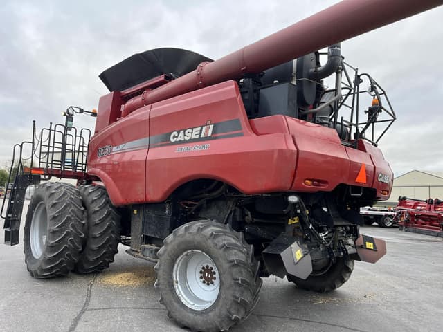 Image of Case IH 8230 equipment image 4