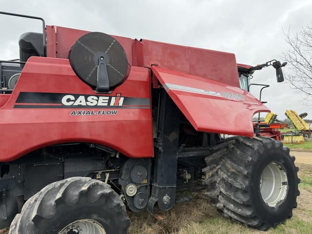 Image of Case IH 8230 equipment image 3
