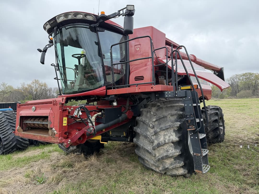 Image of Case IH 8230 Primary image