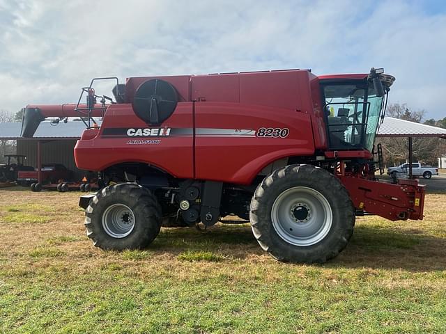 Image of Case IH 8230 equipment image 1