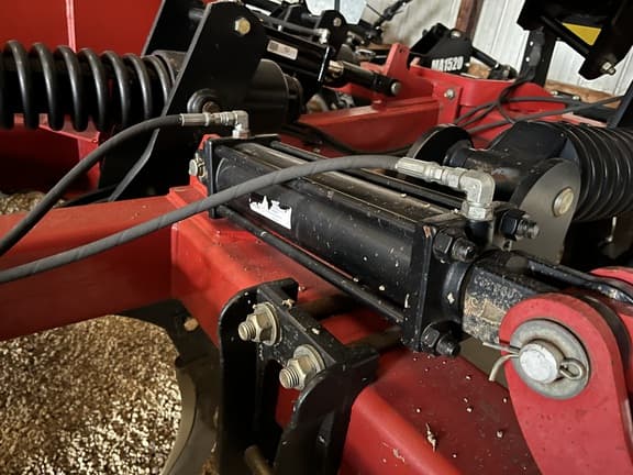 Image of Case 870 equipment image 2