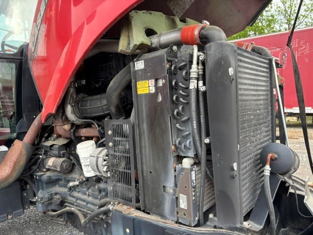 Image of Case IH Farmall 140A equipment image 2