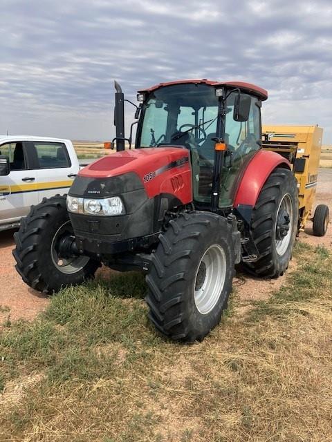 Image of Case IH Farmall 105U equipment image 2