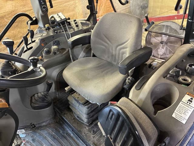 Image of Case IH Farmall 115U equipment image 1