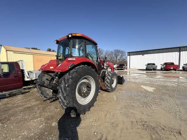 Image of Case IH Farmall 115U equipment image 2