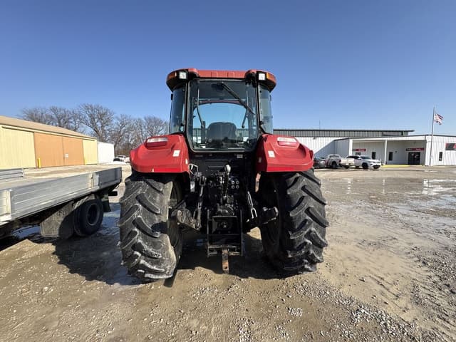 Image of Case IH Farmall 115U equipment image 4