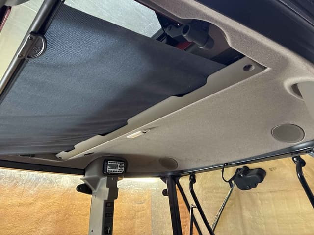 Image of Case IH Farmall 115U equipment image 3