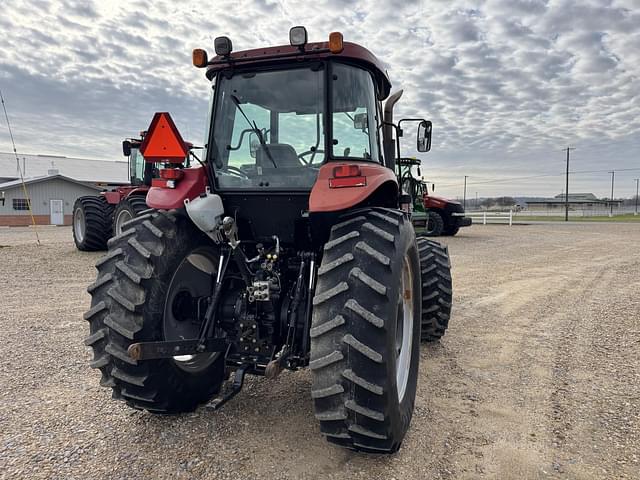 Image of Case IH Farmall 120A equipment image 4