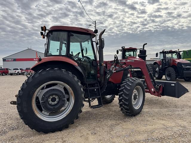 Image of Case IH Farmall 120A equipment image 3