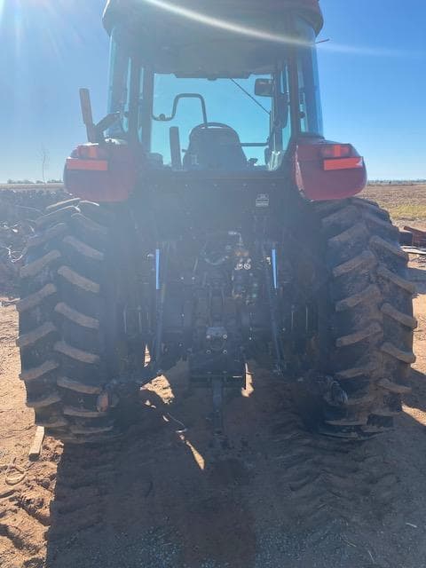 Image of Case IH Farmall 120A equipment image 3