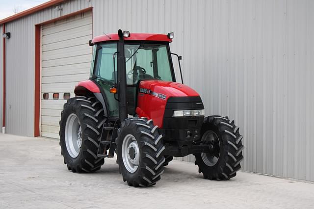 Image of Case IH Farmall 120A equipment image 2