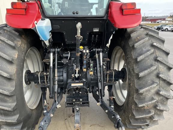 Image of Case IH Farmall 125A equipment image 3