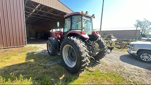 Image of Case IH Farmall 140A equipment image 2