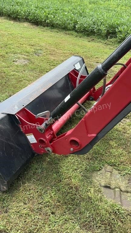 Image of Case IH Farmall 75A equipment image 2