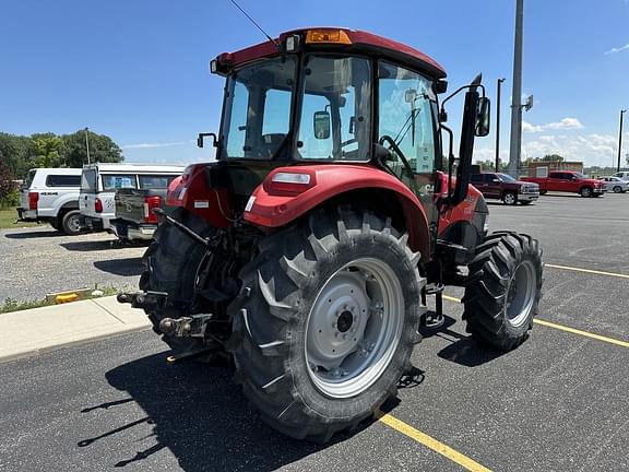 Image of Case IH Farmall 95C equipment image 4