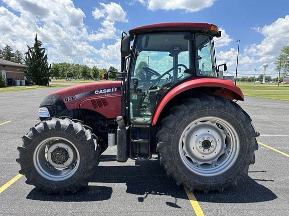 Image of Case IH Farmall 95C equipment image 1