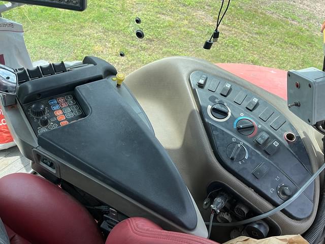 Image of Case IH Magnum 235 equipment image 2