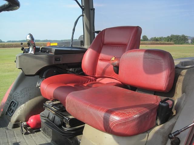 Image of Case IH Magnum 235 equipment image 3