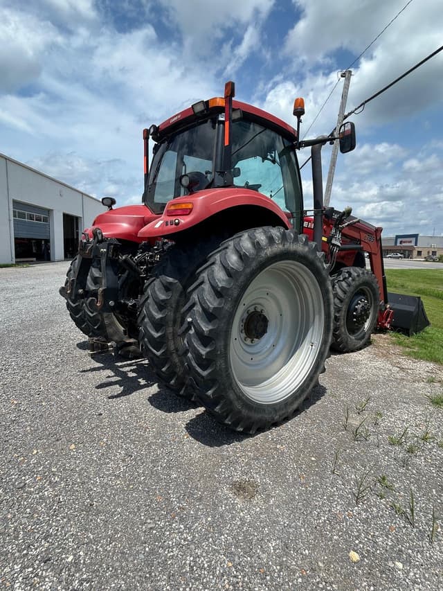 Image of Case IH Magnum 190 equipment image 4