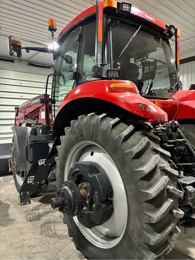 Image of Case IH Magnum 190 equipment image 3