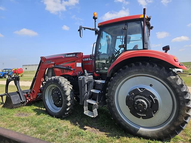 Image of Case IH Magnum 210 equipment image 4