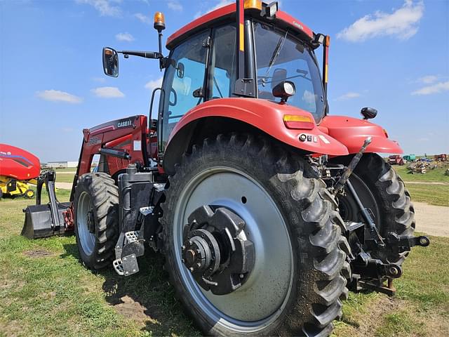 Image of Case IH Magnum 210 equipment image 4