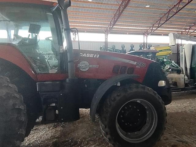 Image of Case IH Magnum 210 equipment image 2