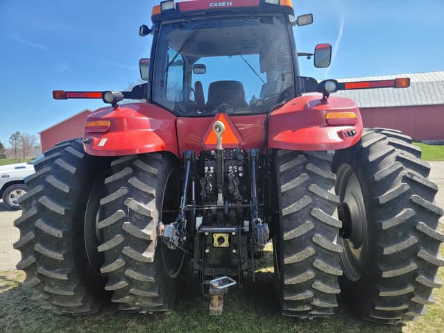 Image of Case IH Magnum 225 equipment image 4
