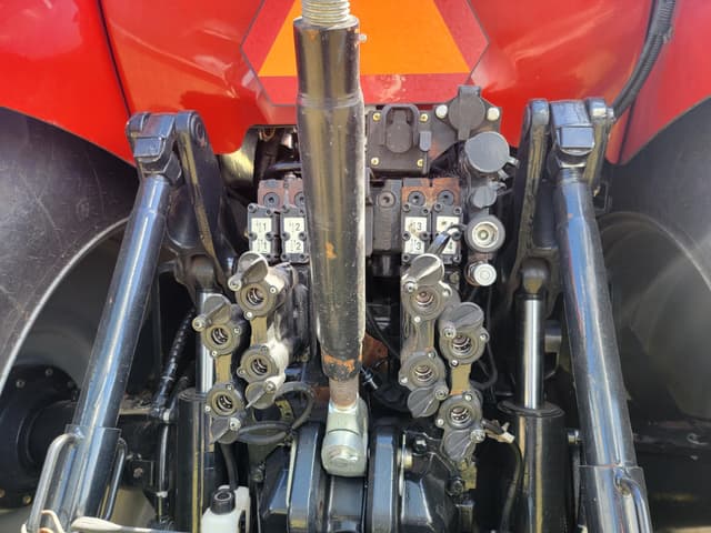 Image of Case IH Magnum 225 equipment image 3